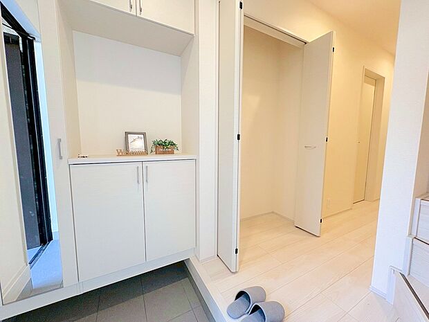 ドアを開けた瞬間、そのきらびやかさに感動する空間。