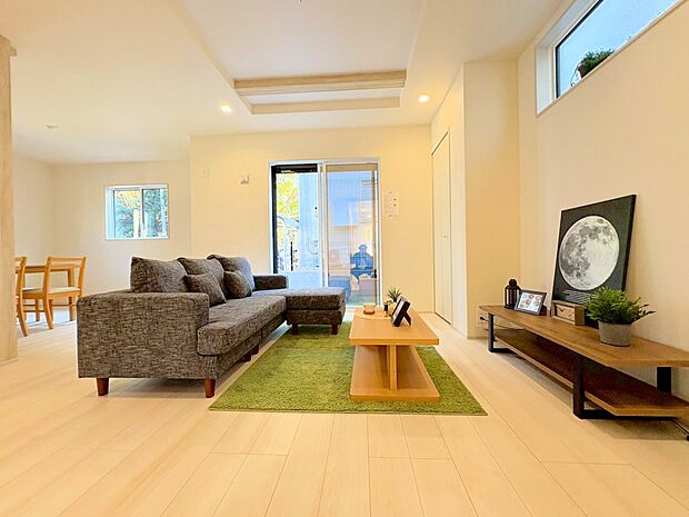 ここにはみんなが集い、食事と楽しい会話が始まる。