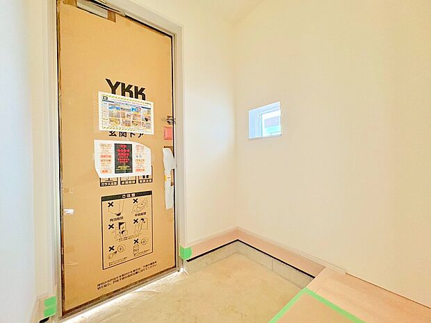 心地良さを与えてくれる家の顔ともなるスペースです。(令和7年12月 撮影)