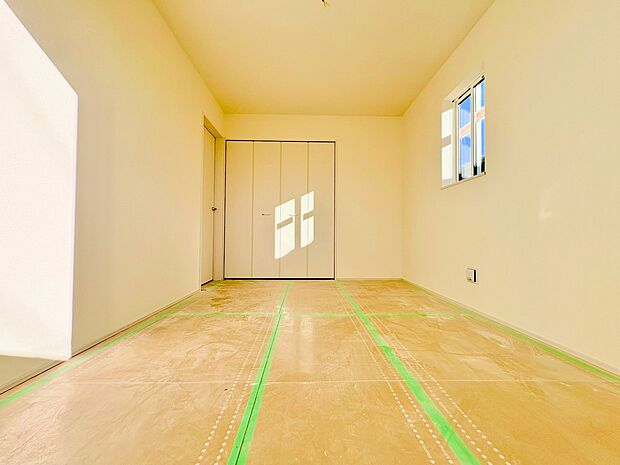 時を忘れて過ごす場所。つきることのないたわいもない会話を楽しむ時間。(令和7年12月 撮影)