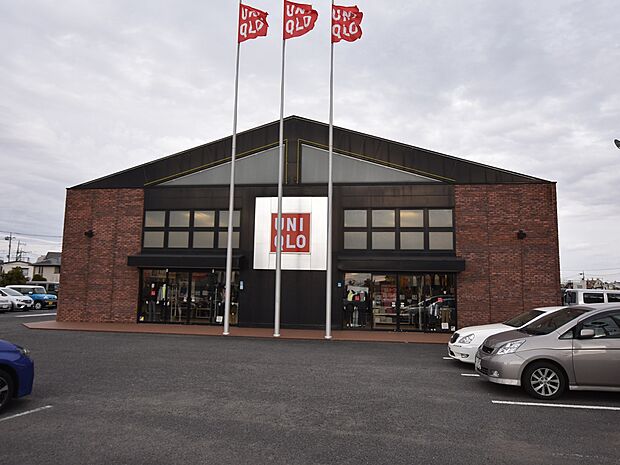 ユニクロ浦和太田窪店まで約800m