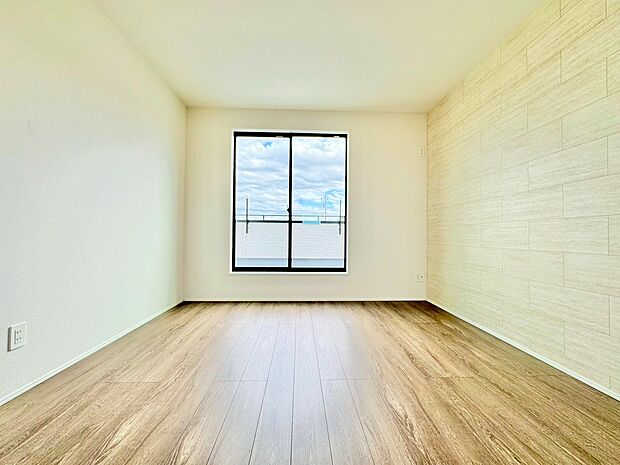 心地よい春の風が室内に静かに流れてきます。