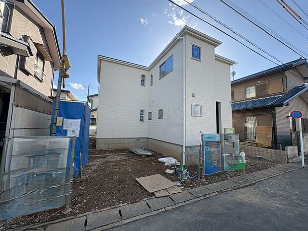 カースペースには並列で2台駐車可能です。(令和8年1月 撮影)