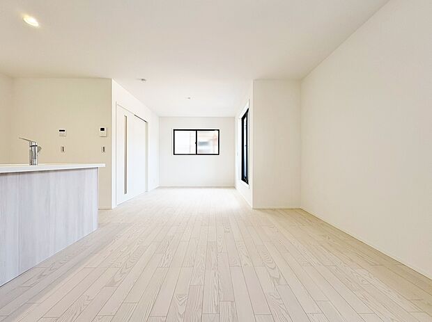 外からの目線を気にせず過ごせるよう、リビングを2階に配置しました。