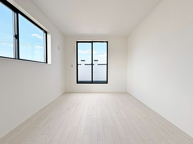 日々の疲れを癒すシンプルながらも洗練されたベッドルーム。