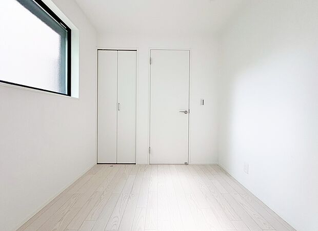 心から寛げる寝室で心地よいひと時を楽しめます。