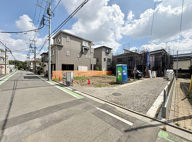 穏やかな風と陽光を導き、プライバシーを配慮した設計プラン。(令和7年9月 撮影)