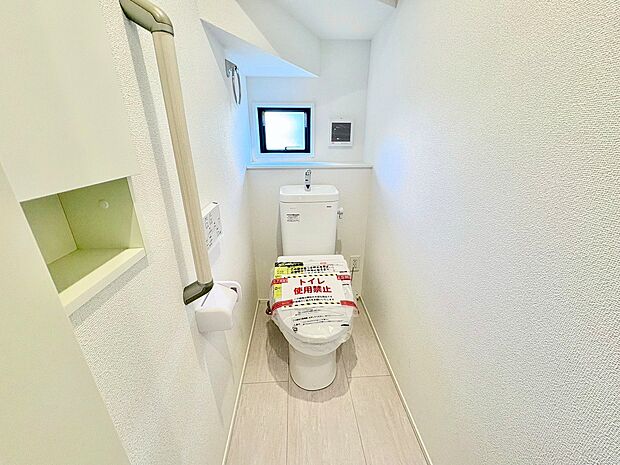 白を基調に飽きのこない空間は、質感豊かな仕上がりです。