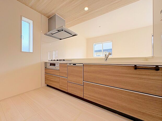 毎日のお料理もお掃除もテキパキはかどるシステムキッチン。