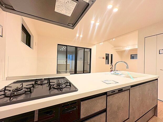 食洗機付きで毎日の家事の時短を叶えます。