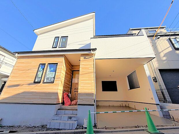 全室2面採光で陽当たり・通風良好。(令和7年12月 撮影)