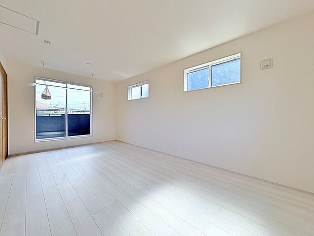 自然光を多く取り入れ、明るさと心地良さに包まれた居室を実現。