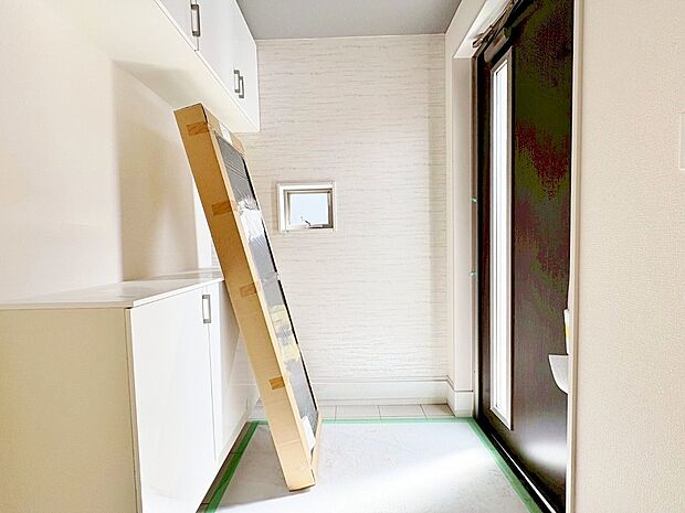 「行ってきます」と「ただいま」はこの玄関から始まります。