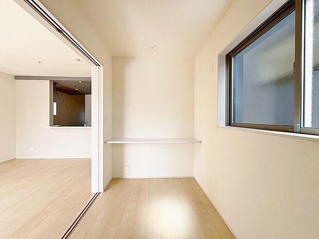 リビングと続き間洋室はゲストルームやキッズルームとして活躍します。