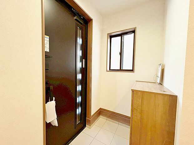 「行ってきます」と「ただいま」はこの玄関から始まります。