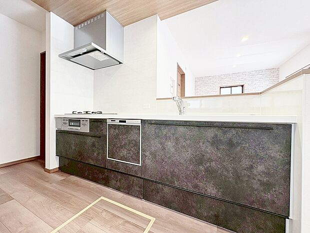 会話の弾むキッチンは自然とご家族の中心に。