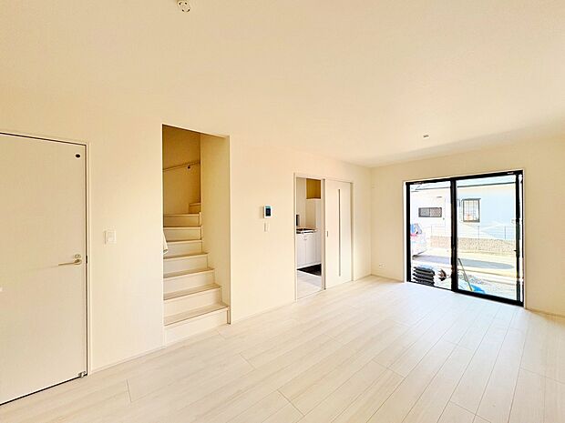 自然と家族のコミュニケーションが生まれるリビングイン階段を採用。