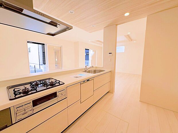 寛ぐ方とお料理をされる方の一体感を重視した設計のキッチン。