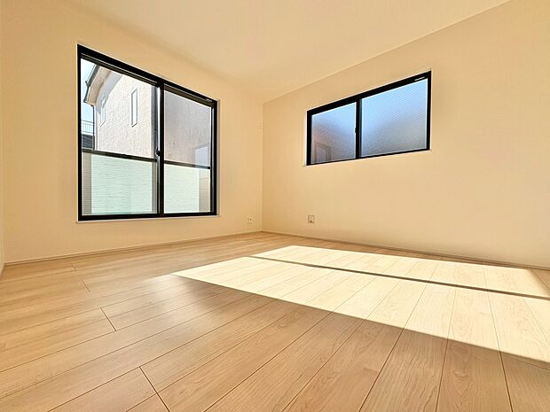 自然の光を多く採り入れ、明るさと心地良さに包まれた空間。