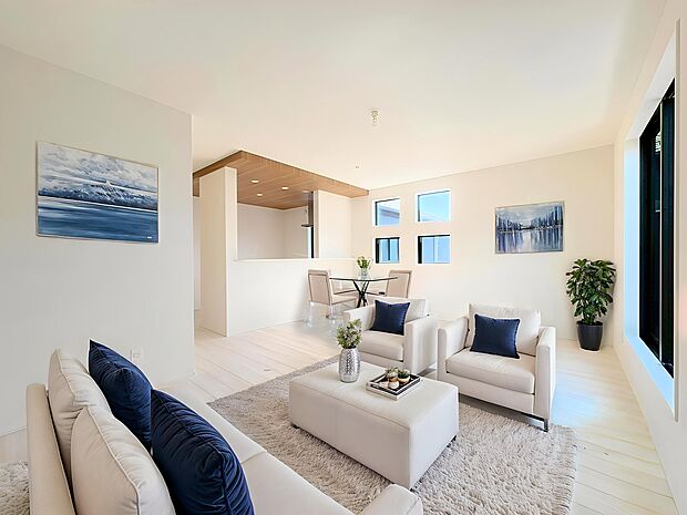 プライバシーを確保しやすく開放的に暮らせる2階リビングプラン。※現況の物件写真にCGによる画像処理がされています。