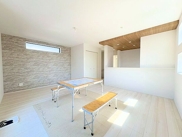 洗練された空気感の中にも落ち着きを感じる贅沢なLDK。