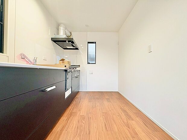 使い易いキッチンで作られる料理で今日も食卓は笑顔いっぱい。