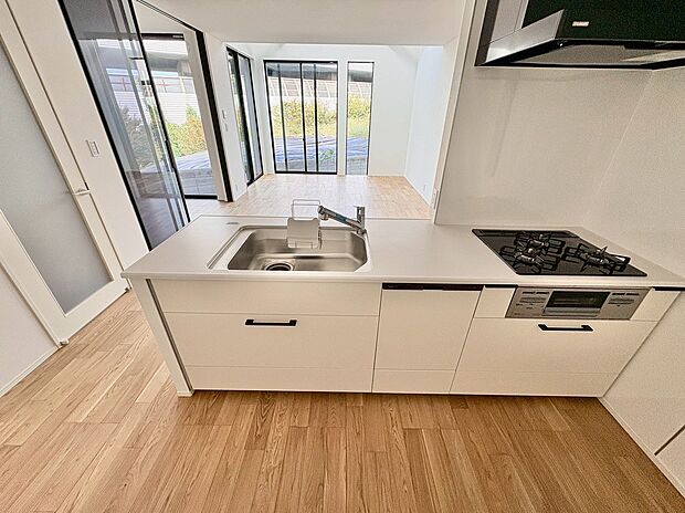 コミュニケーションを楽しめる対面式キッチンなら会話も弾みそう。