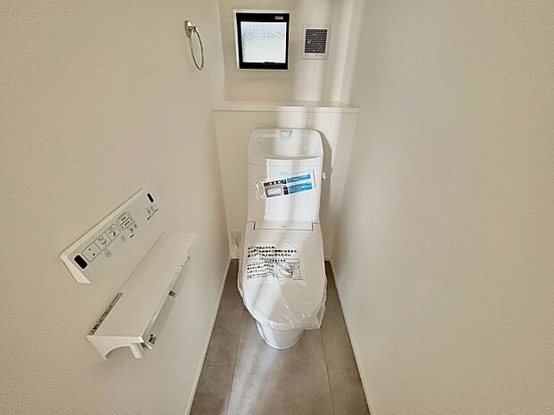 清潔感と窓が付いて実用性も兼ね備えた造り。