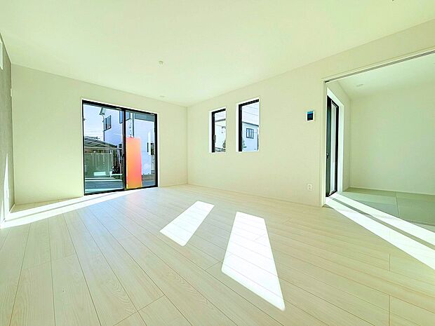 豊かな光と風を運んでくれるわが家自慢の場所。