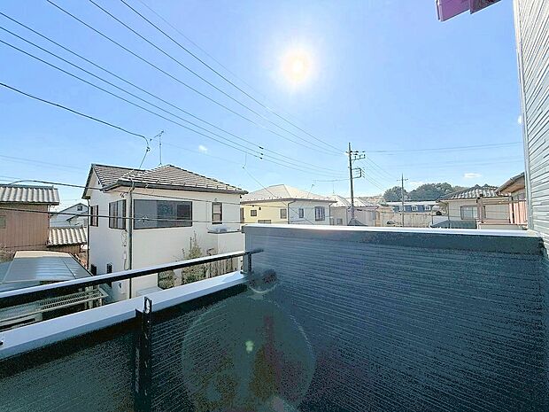 バルコニーに出た時、頬をなでる優しい風を感じます。