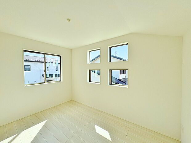 充実した生活は伸びやかな居室空間から始まります。