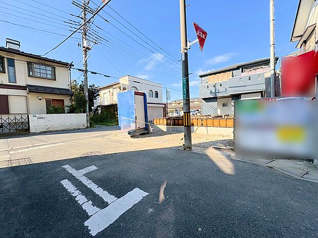 南側には開放感広がるルーフバルコニーを配置しています。(令和7年11月 撮影)