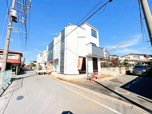 リビングイン階段を採用。コミュニケーション動線に配慮した間取りです。(令和7年11月 撮影)