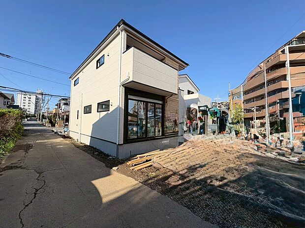 ここで過ごす悠久の時は、いつまでも幸福感に包まれます。(令和7年10月 撮影)