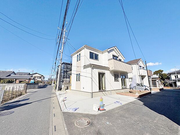 2台駐車可能なカースペースです。角地なので駐車もラクラク。