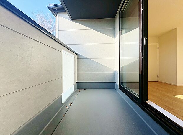 バルコニーを2ヶ所設けました。洗濯物が多い日も安心です。