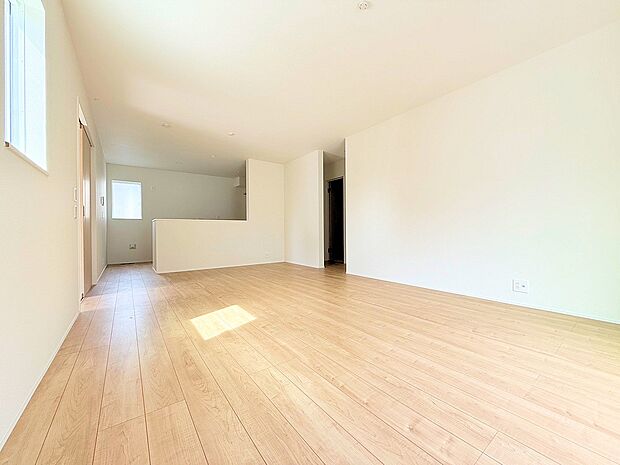 採光良好なこの空間なら、快適に季節の移ろいを感じます。