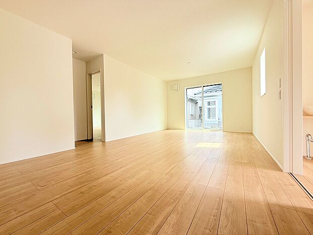 開放的な空間は心地よい光と風に満ち溢れます。