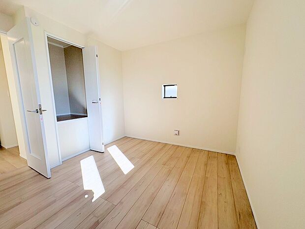 充実した生活は伸びやかな居室空間から始まります。