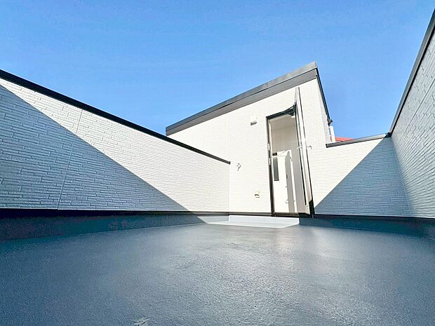 第二のリビングとしても活躍するルーフバルコニーです。