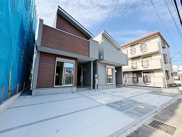 洗練されたデザインの外観が街並みに彩りを演出します。