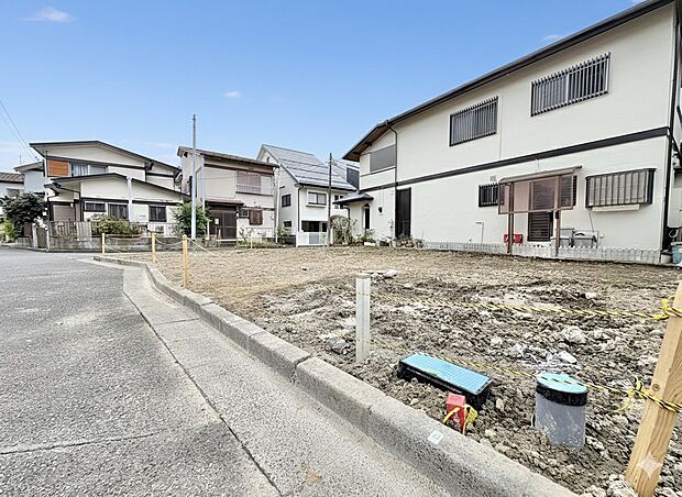 穏やかな風と陽光を導き、プライバシーに配慮された設計プラン。(令和7年10月 撮影)