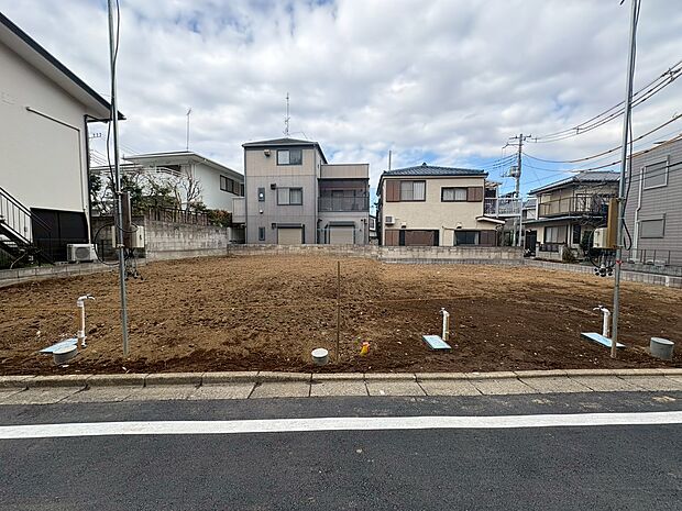 カースペースには並列で2台駐車可能です。(令和8年2月 撮影)