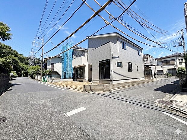 パントリーやWICを2か所に設け、豊富な収納スペースを確保しました。(令和8年6月 撮影)