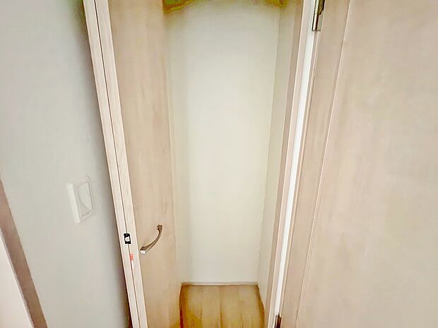 色々な物を収納できるスペースを確保しました。