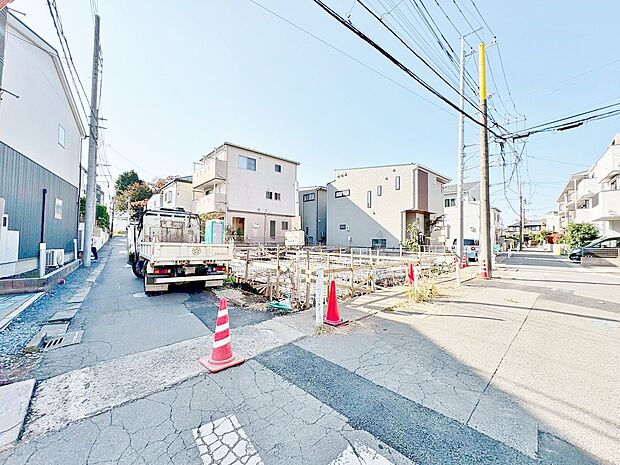 ここに住まう方へ余すこと無く太陽の恵みを届けられるように。(令和7年11月 撮影)