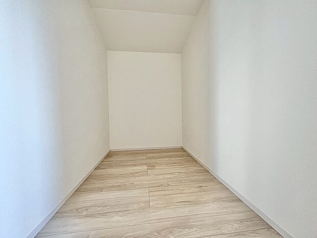 機能的な収納を備えることで、すっきりと片付いた空間を維持できます。