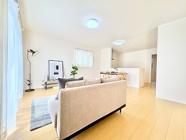 落ち着いた色合いで上質な暮らしを楽しめます。