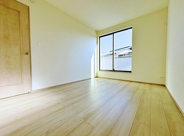 忙しい日常から解放されるような寝室。