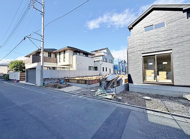 2階は全居室二面採光の間取りで通風、採光良好。(令和7年11月 撮影)